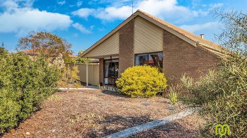 127 Louisa Lawson Crescent GILMORE, ACT 2905