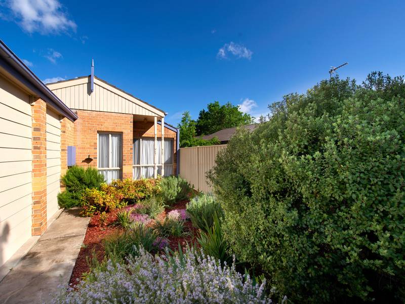 16 Grounds Crescent Greenway Act 2900 Is For Rent On Zango Zango