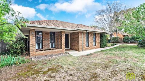 17 Hazel Smith Crescent OXLEY, ACT 2903