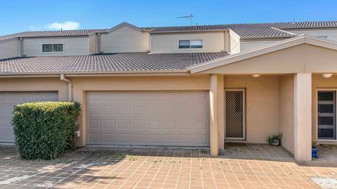 2/6 Doeberl Place KARABAR, NSW 2620