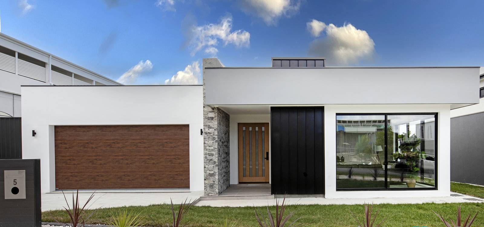 5 Ena Noel Street COOMBS, ACT 2611 is for Sale on Zango Zango