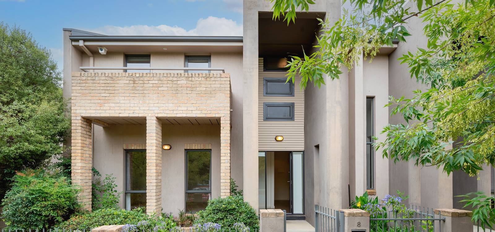 8 Devlin Street GUNGAHLIN, ACT 2912 is for Rent on Zango Zango