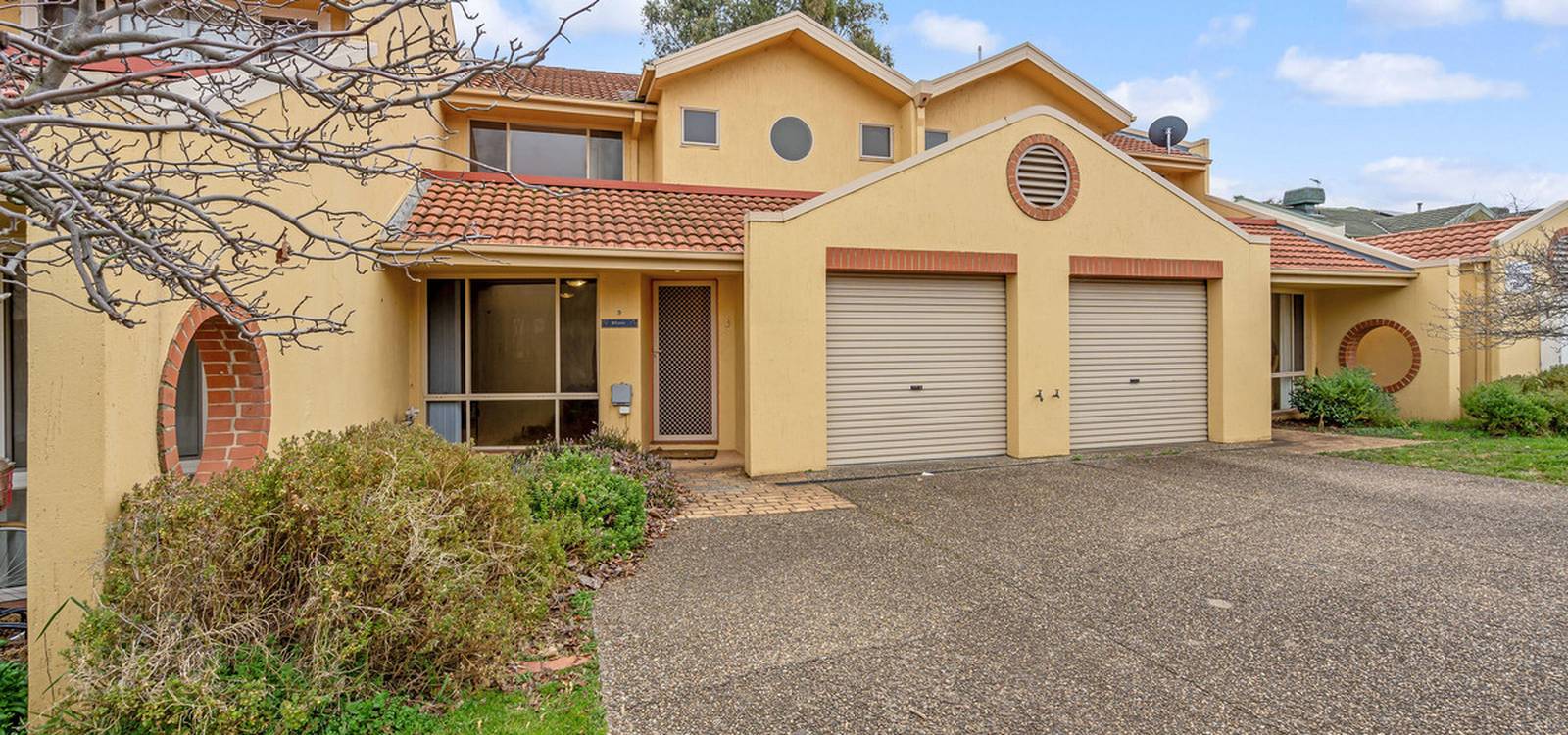 9/10 Federal Highway WATSON, ACT 2602 is for Rent on Zango Zango