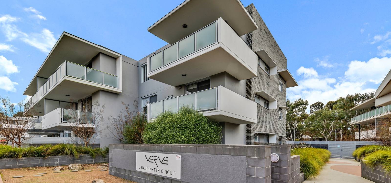 91/8 Circuit BRUCE, ACT 2617 is for Rent on Zango Zango